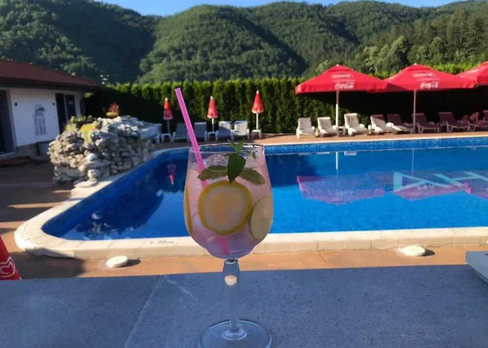 Konukevi комплекс антик 4*